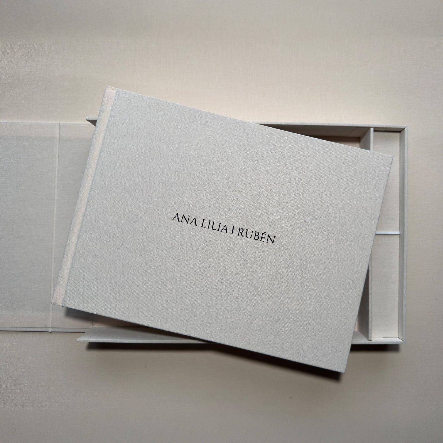 Fotolibro premium con estuche de lujo
